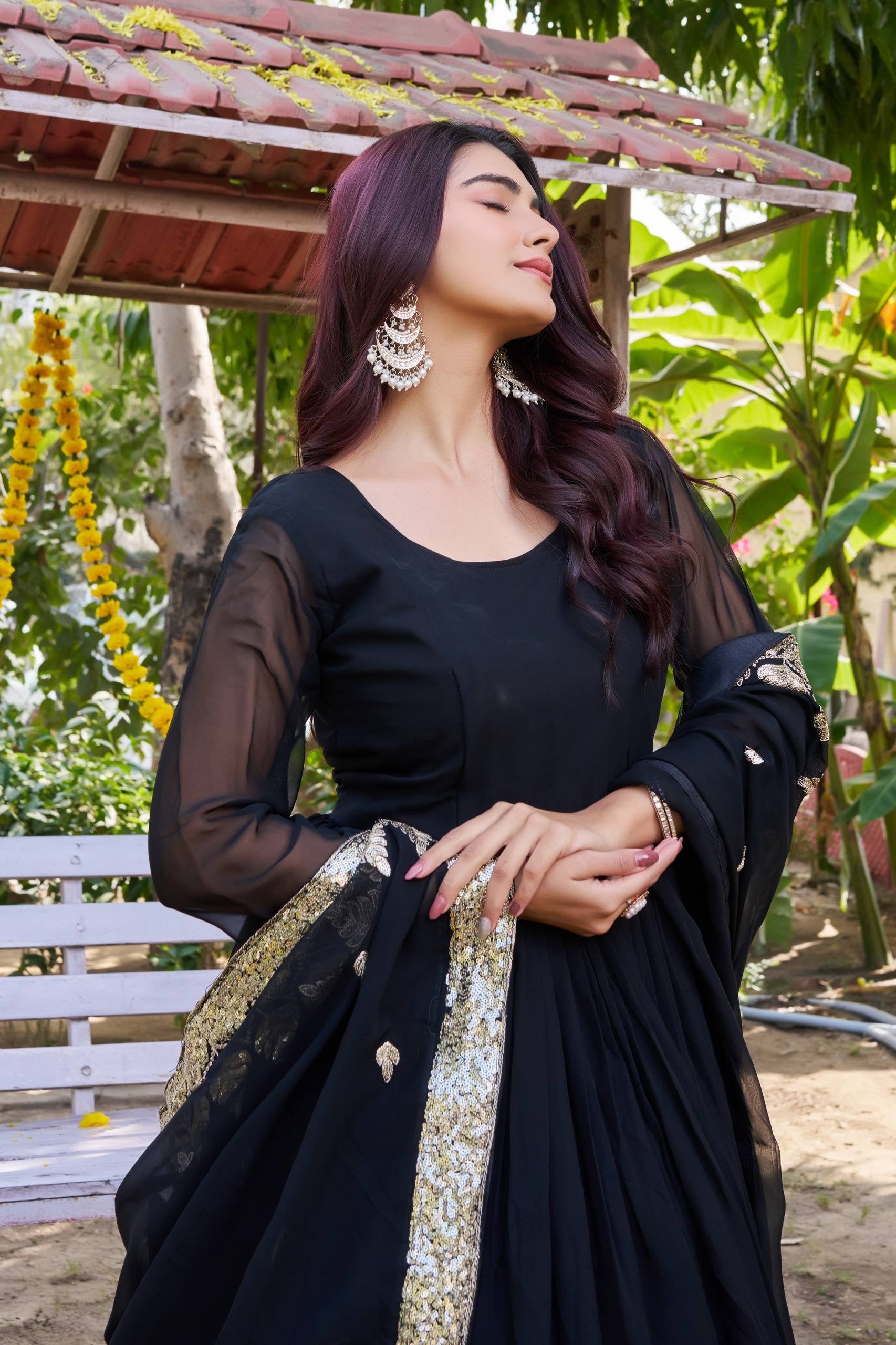 VELMORAFEB Classic Black & Gold Luxe